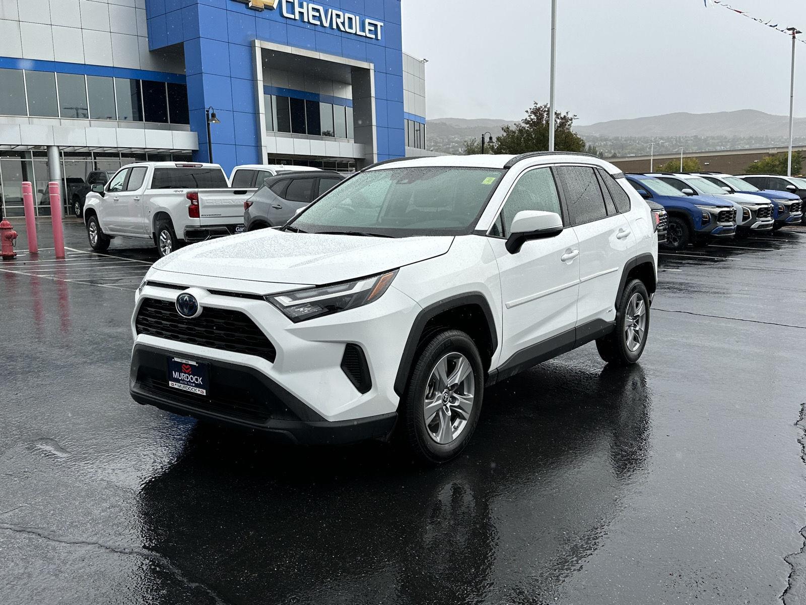 2024 Toyota RAV4 LE - Photo 10