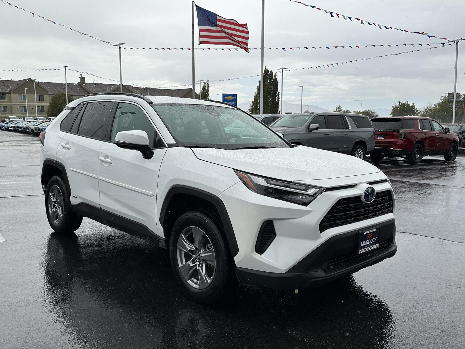 2024 Toyota RAV4 LE - Photo 16