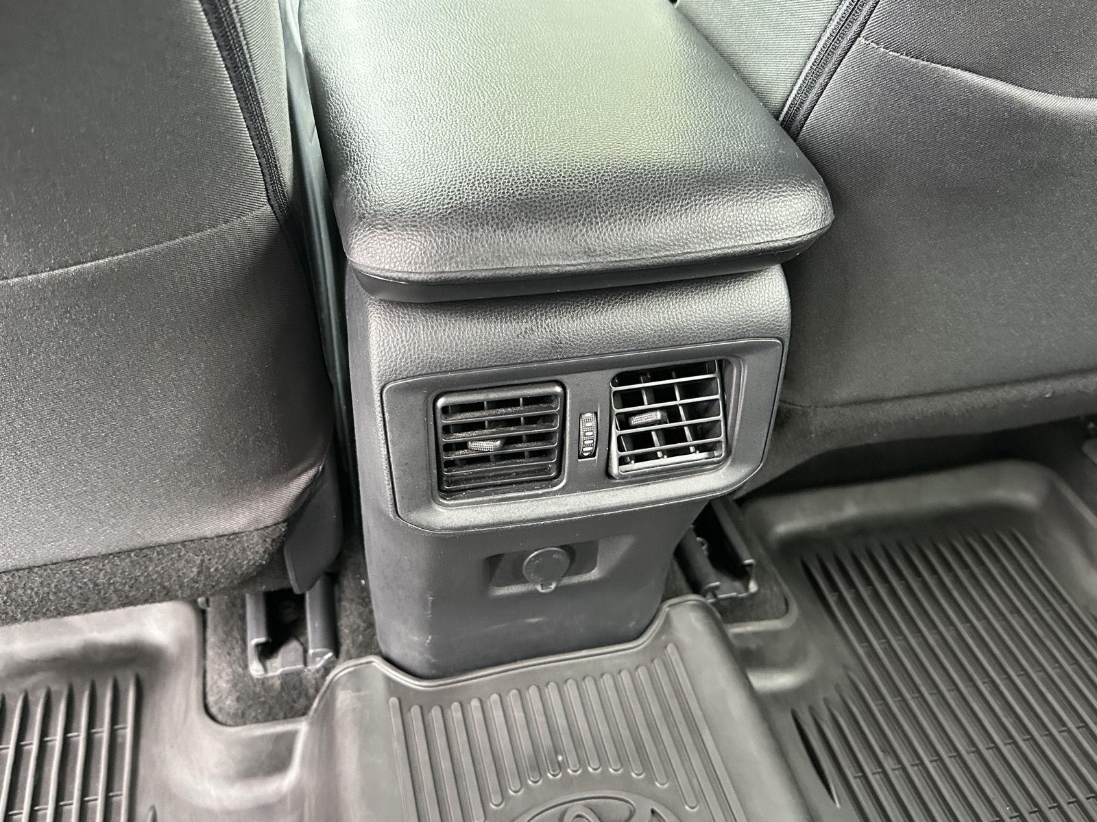 2024 Toyota RAV4 LE - Photo 26