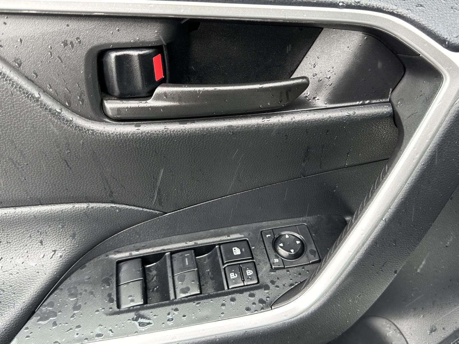 2024 Toyota RAV4 LE - Photo 30