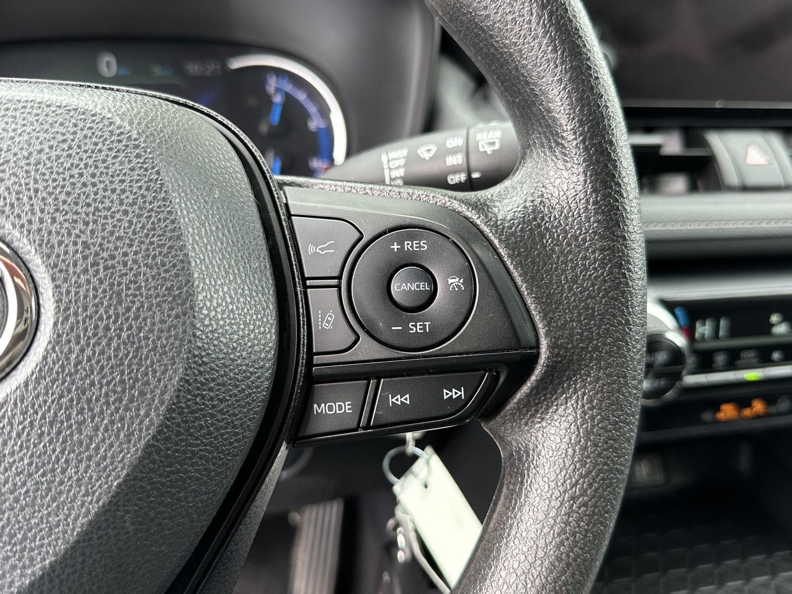 2024 Toyota RAV4 LE - Photo 34