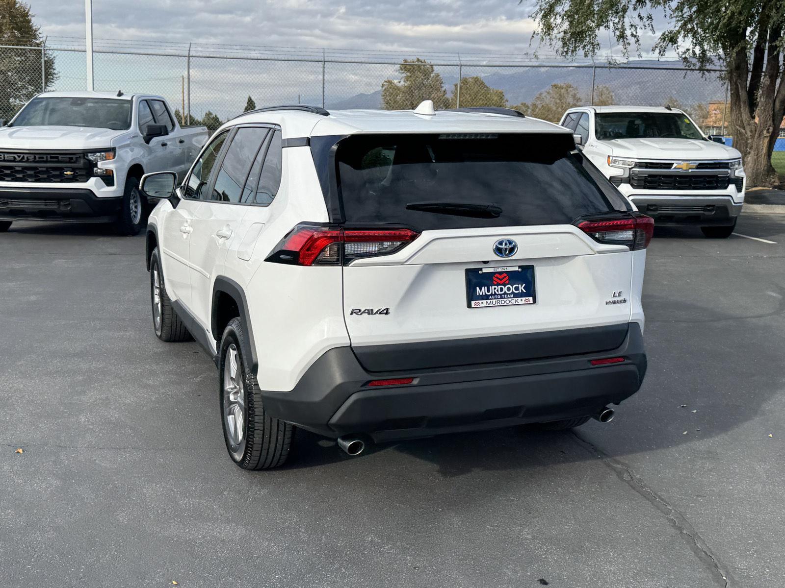 2024 Toyota RAV4 LE - Photo 11