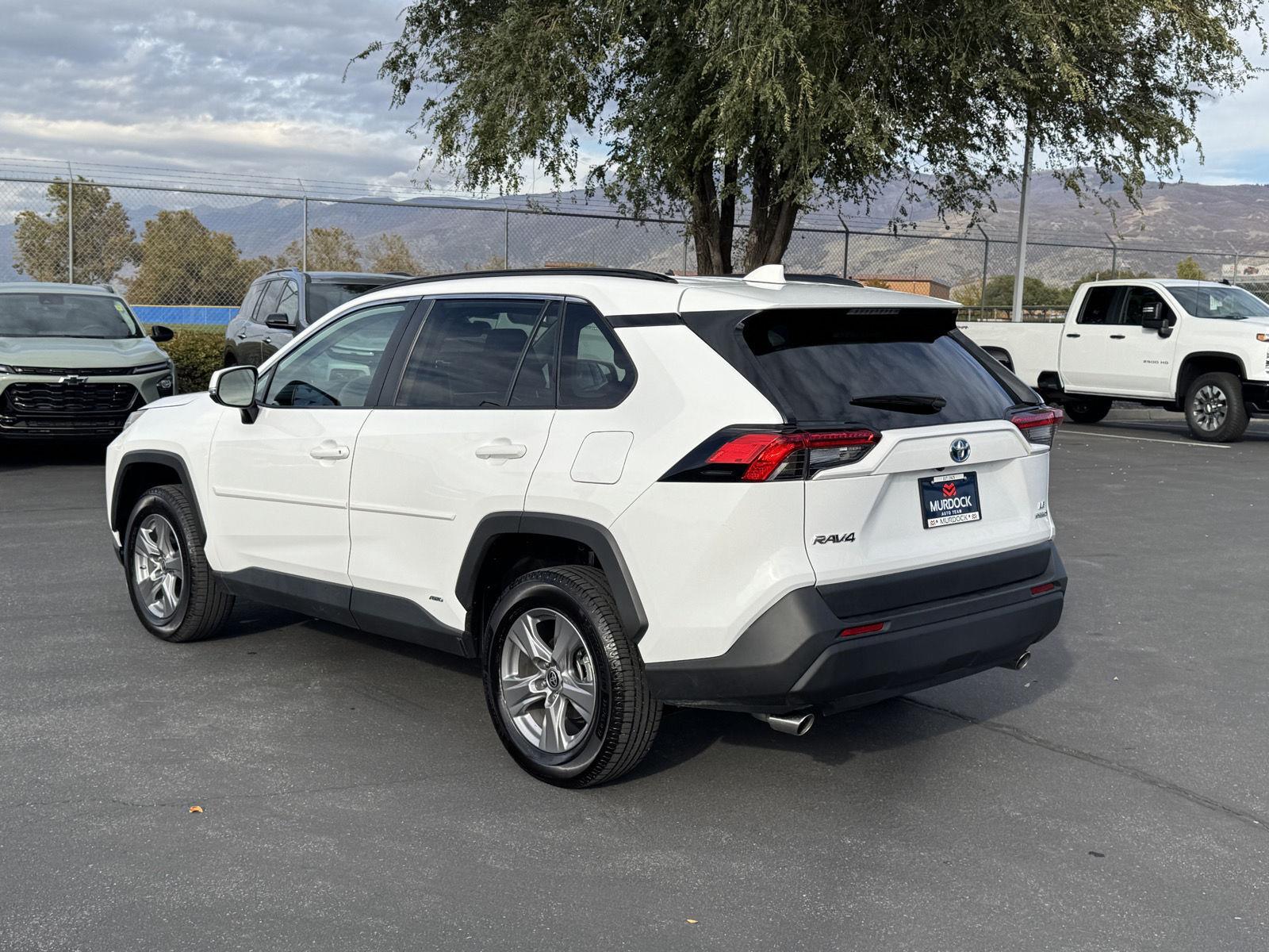2024 Toyota RAV4 LE - Photo 12