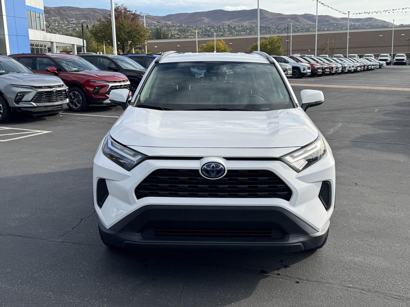 2024 Toyota RAV4 LE - Photo 14