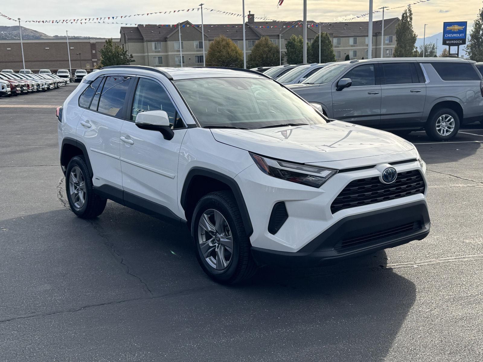 2024 Toyota RAV4 LE - Photo 16