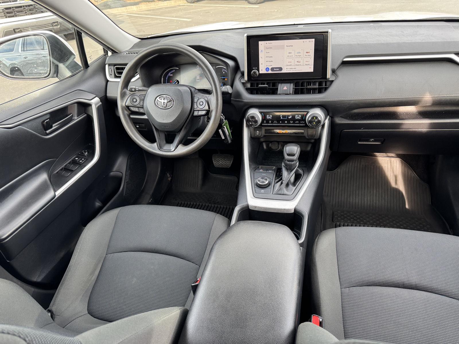 2024 Toyota RAV4 LE - Photo 36