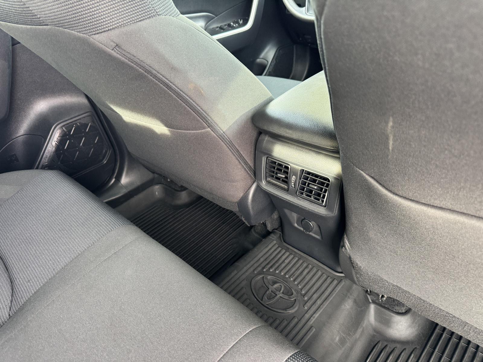 2024 Toyota RAV4 LE - Photo 20