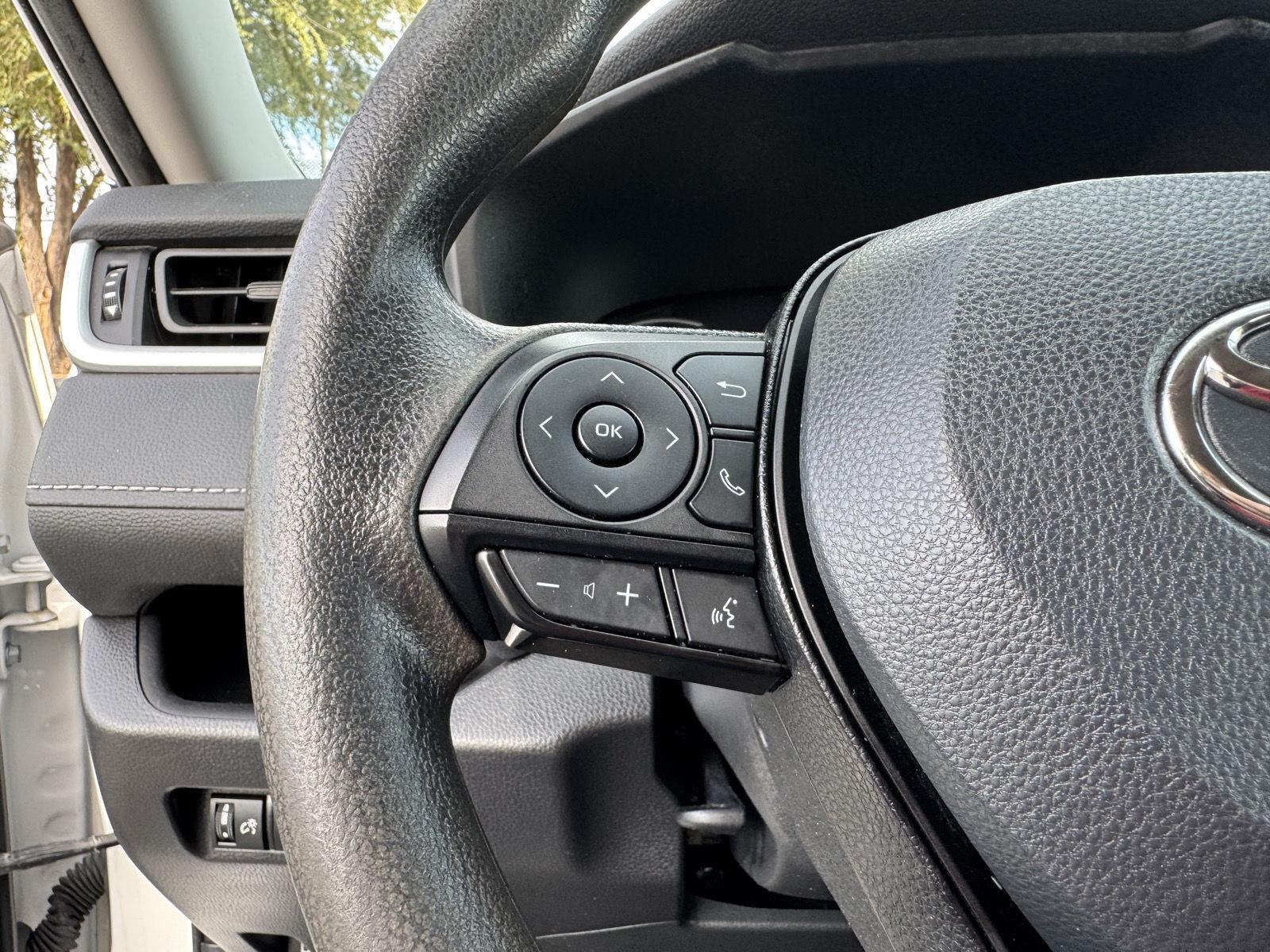 2024 Toyota RAV4 LE - Photo 24