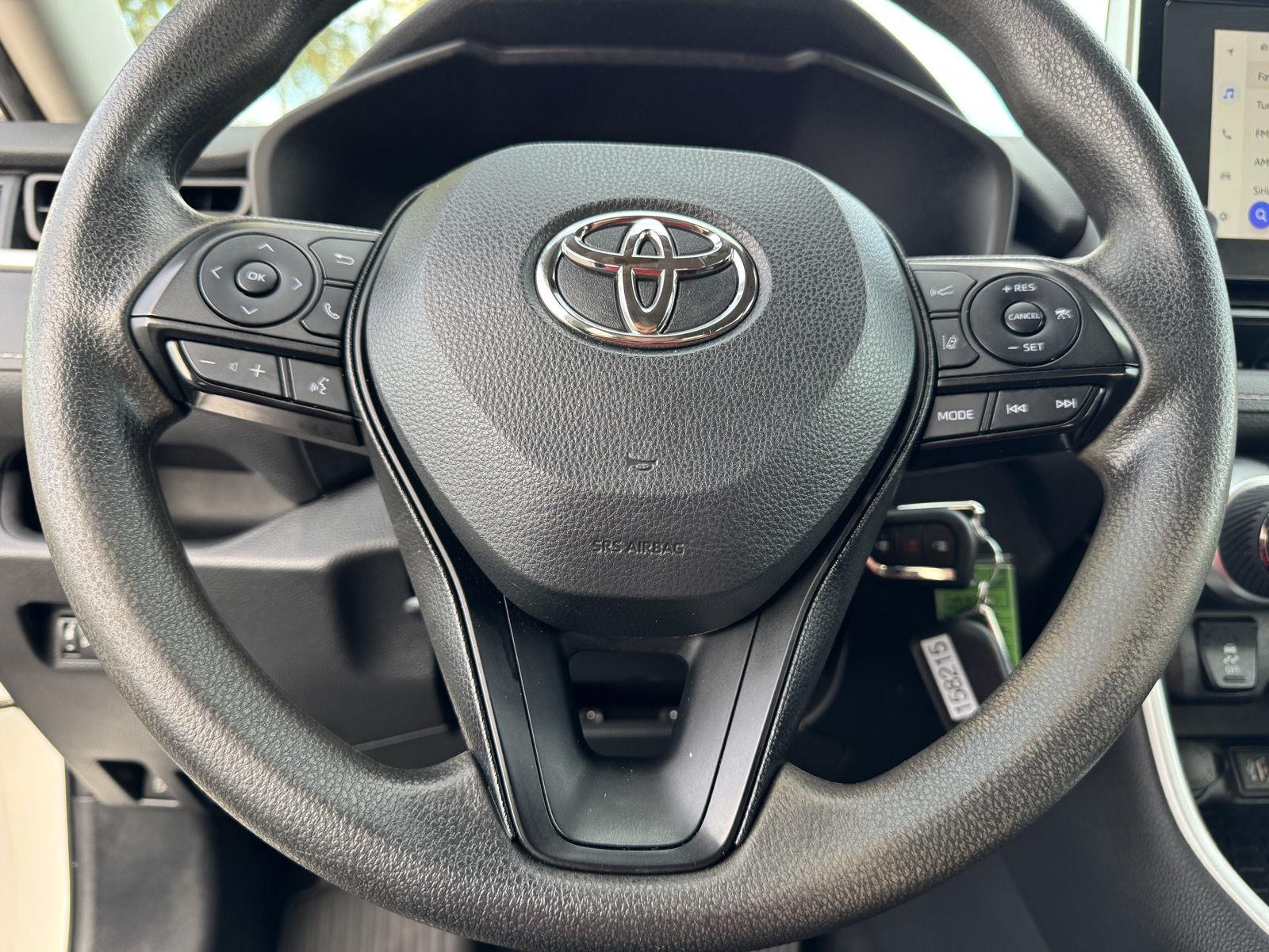 2024 Toyota RAV4 LE - Photo 25