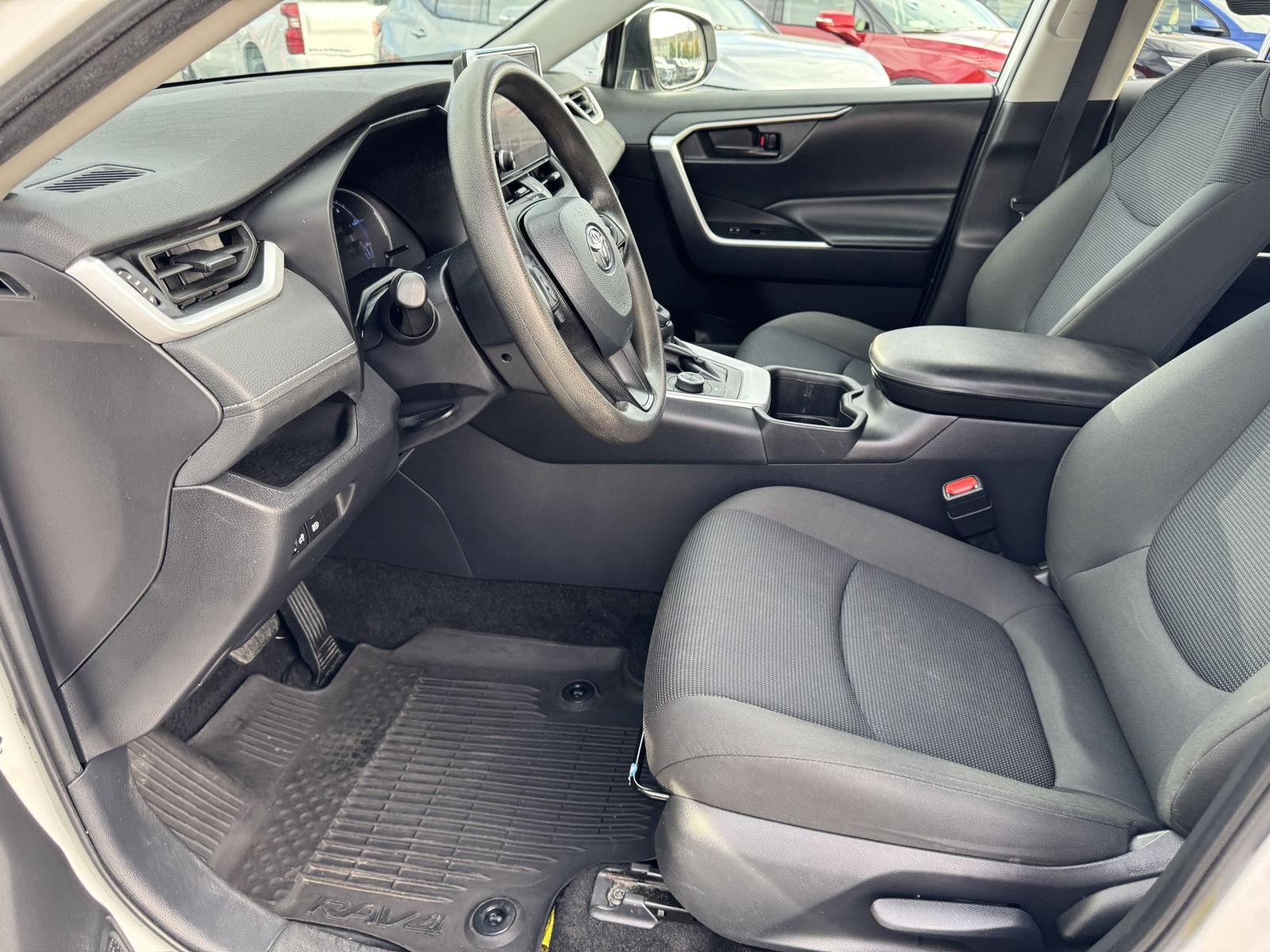 2024 Toyota RAV4 LE - Photo 26