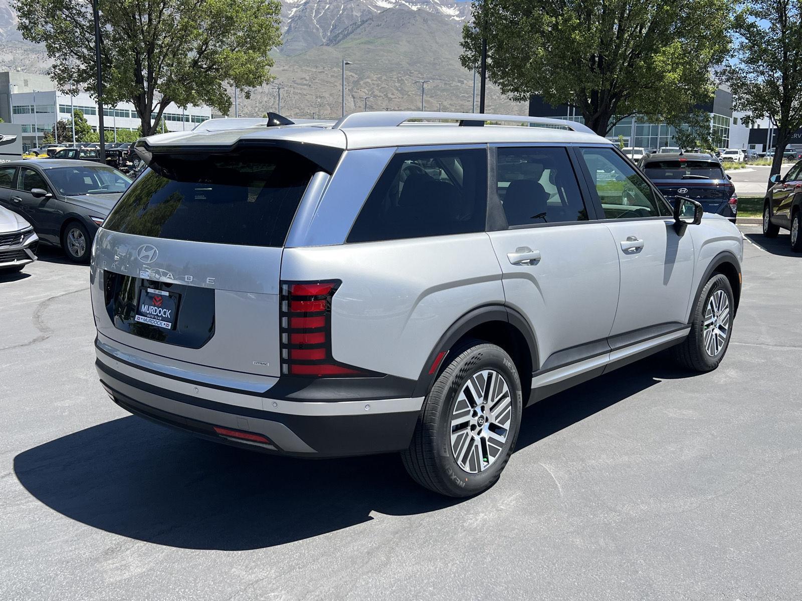 View vehicle photo 7