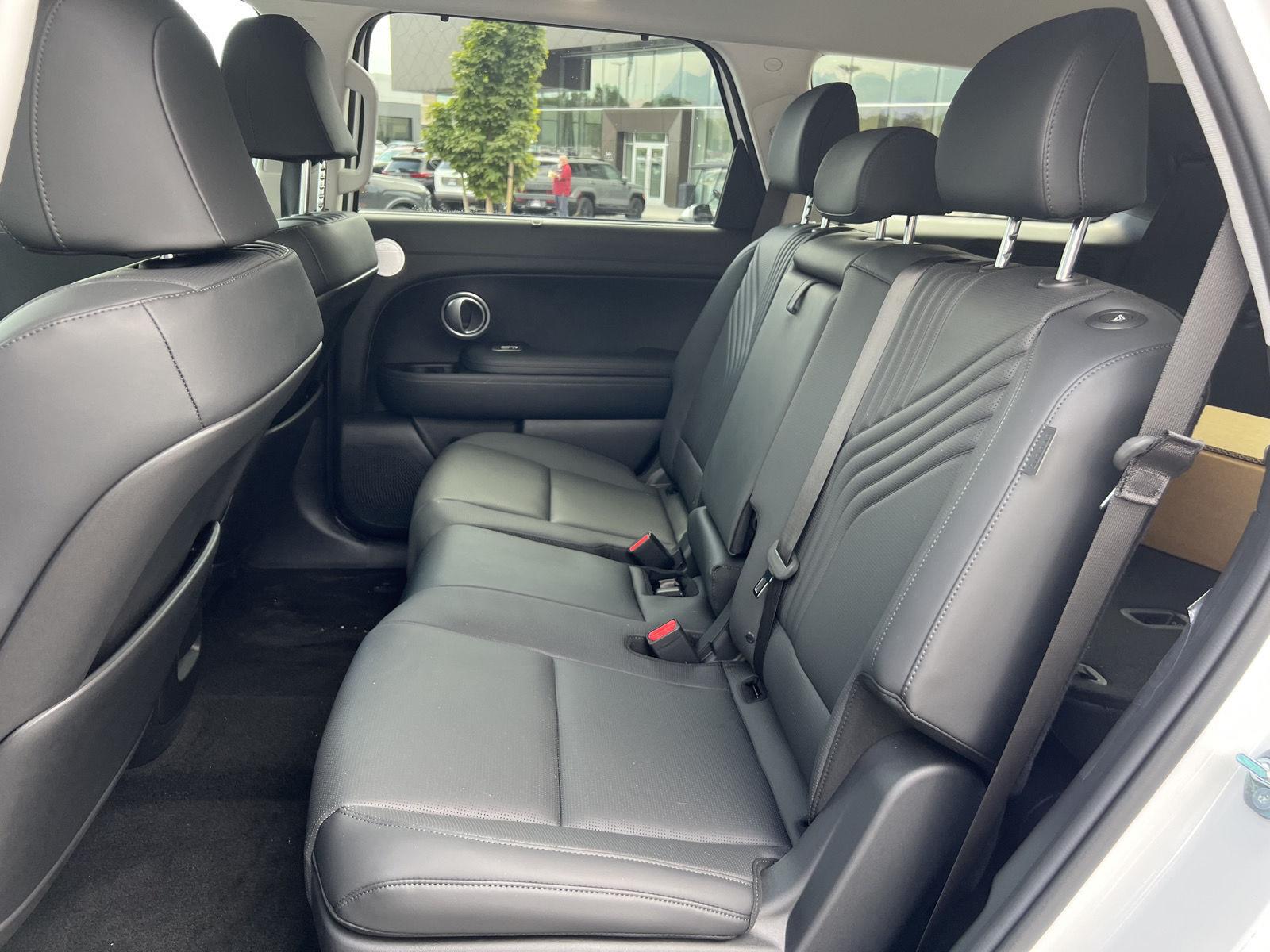 New 2026 Creamy White Pearl Hyundai SEL Premium 8P image 27