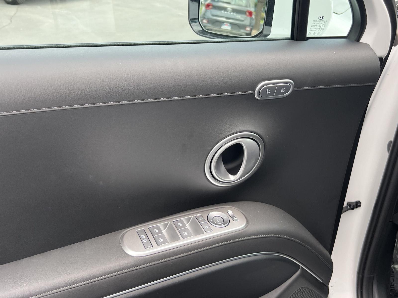 New 2026 Creamy White Pearl Hyundai SEL Premium 8P image 31