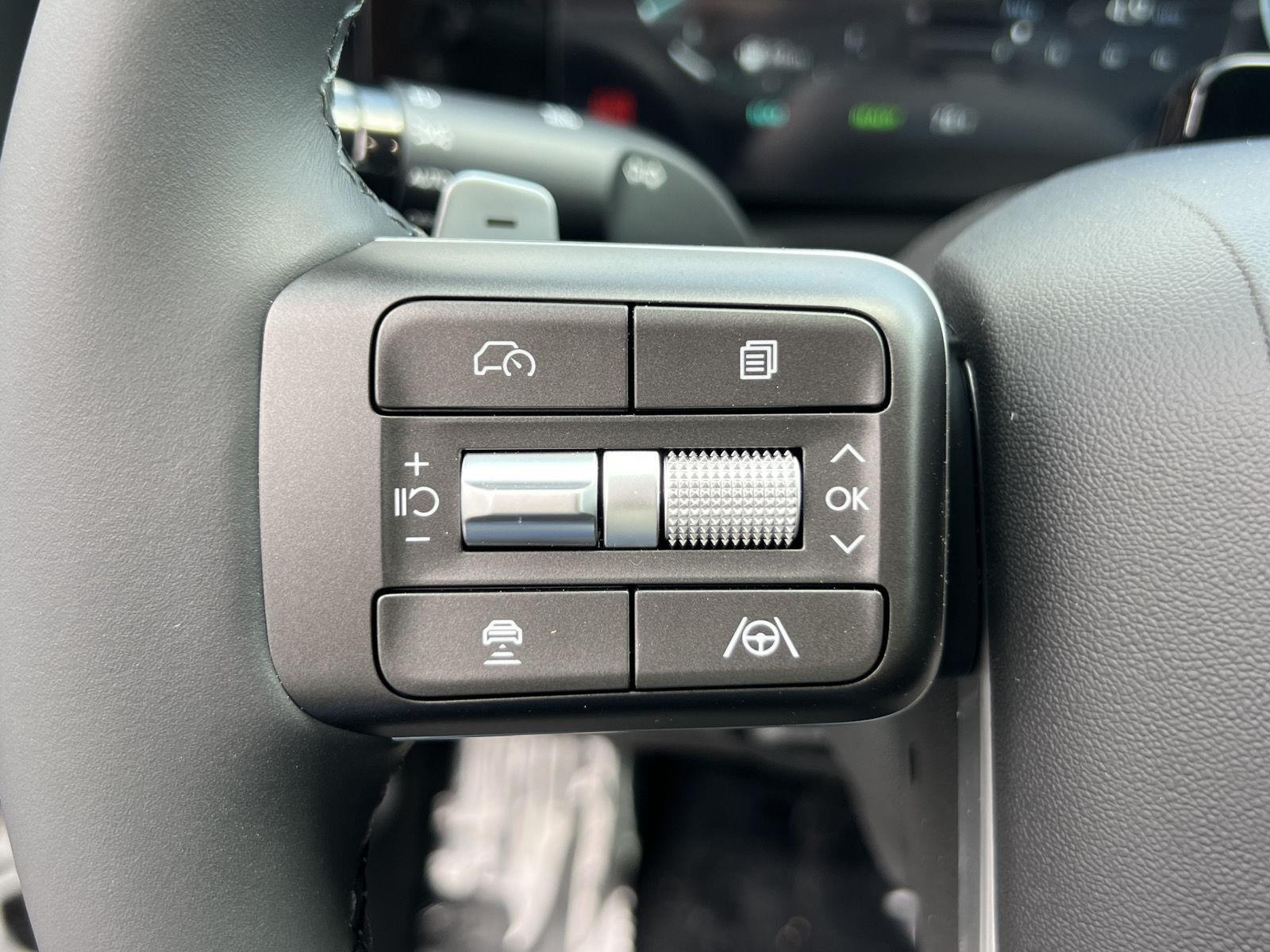 New 2026 Creamy White Pearl Hyundai SEL Premium 8P image 33