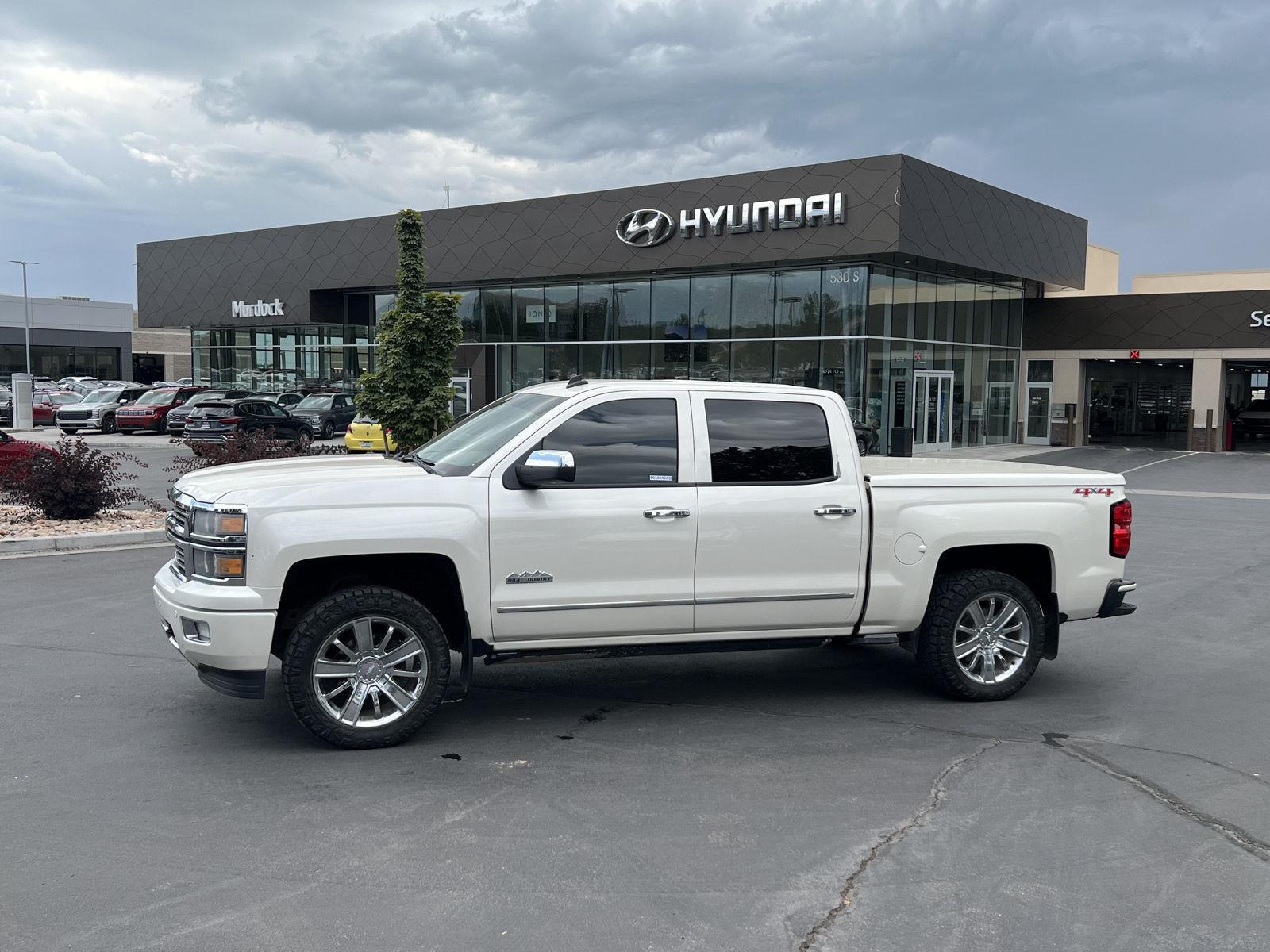 White Diamond Tricoat 2014 Chevrolet Silverado 1500 Pickup Truck Four-Wheel Drive 6-Speed Automatic