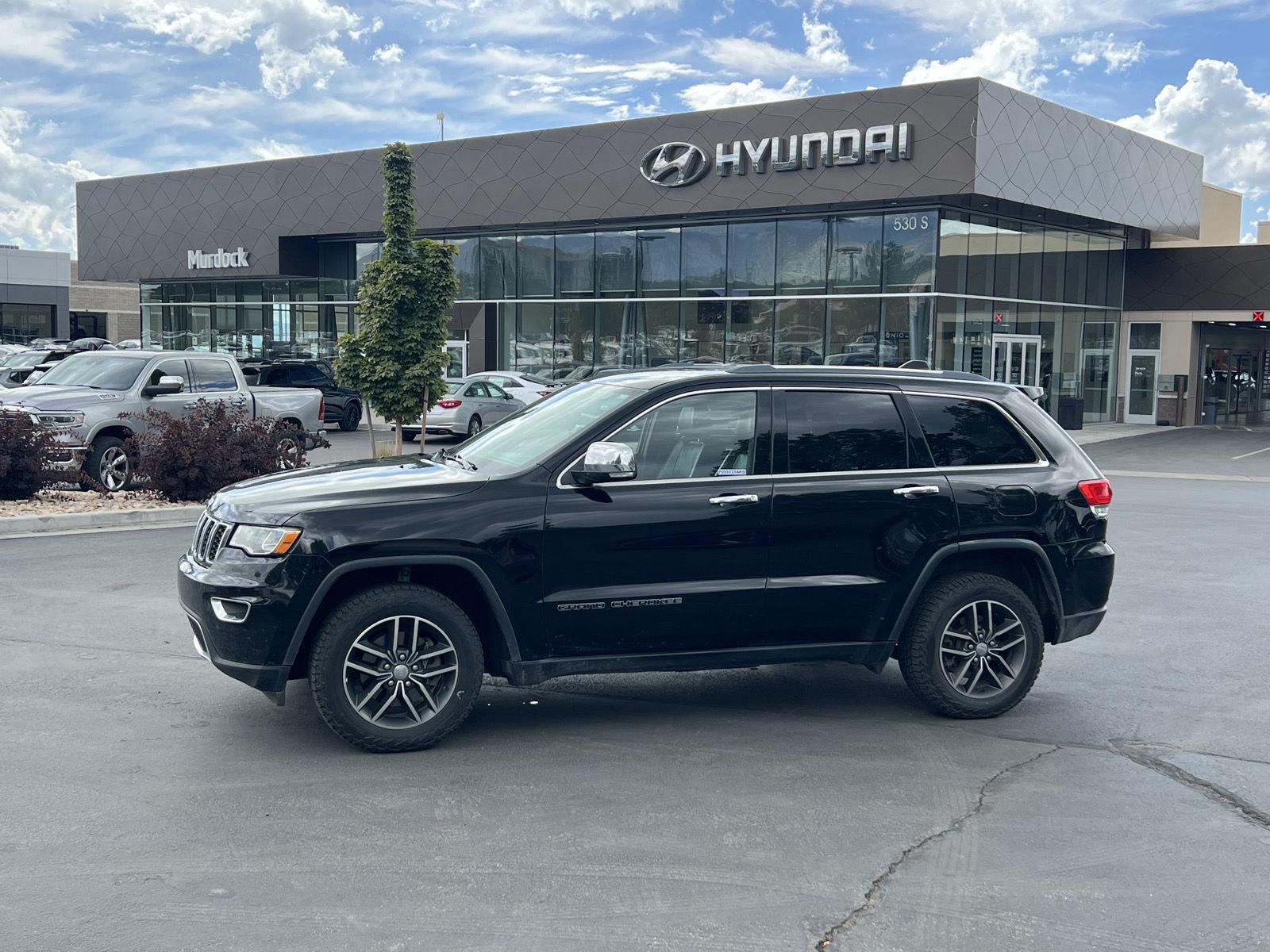 Diamond Black Crystal Pearlcoat 2017 Jeep Grand Cherokee SUV / Crossover Four-Wheel Drive 8-Speed Automatic