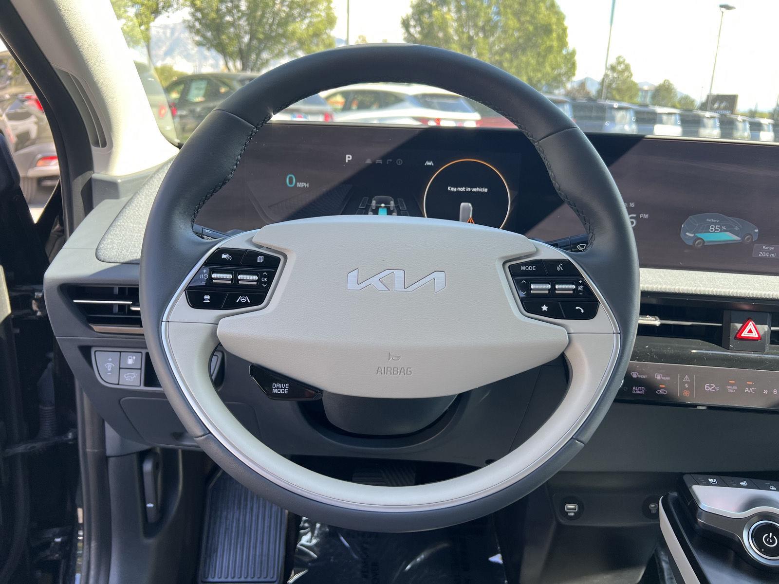 Used 2023 Aurora Black Pearl Kia Wind image 6