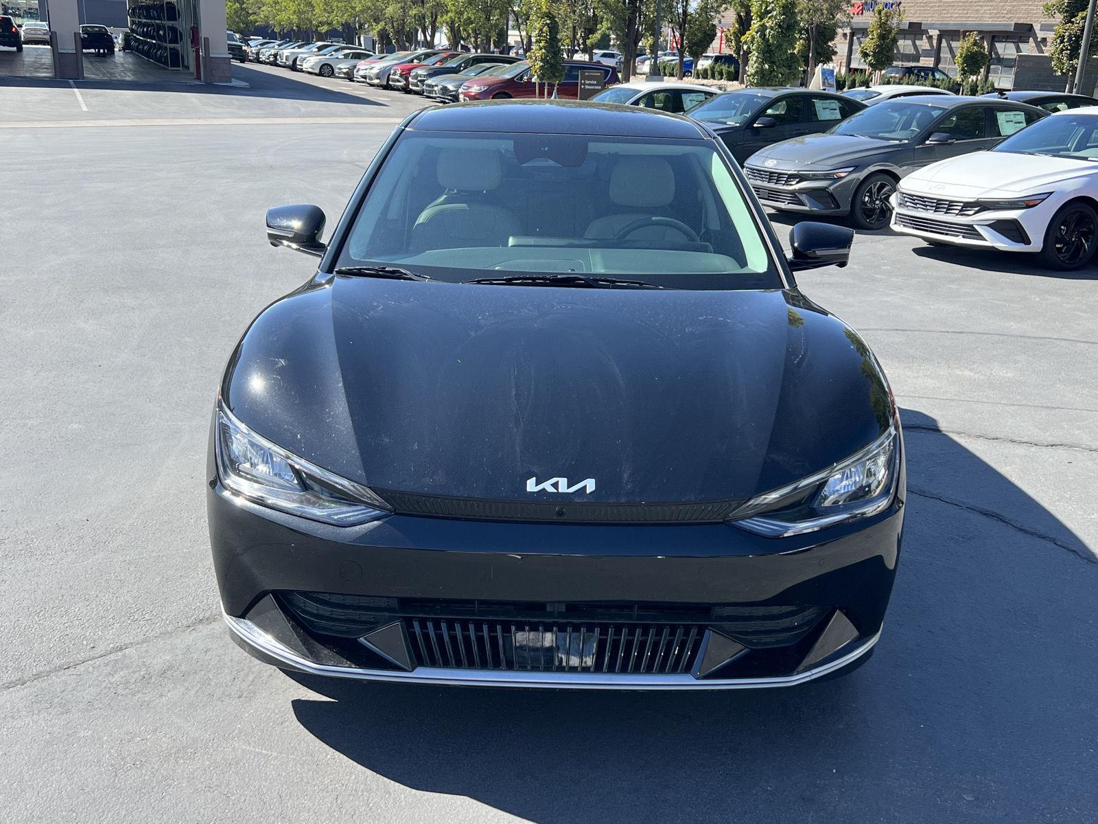 Used 2023 Aurora Black Pearl Kia Wind image 11