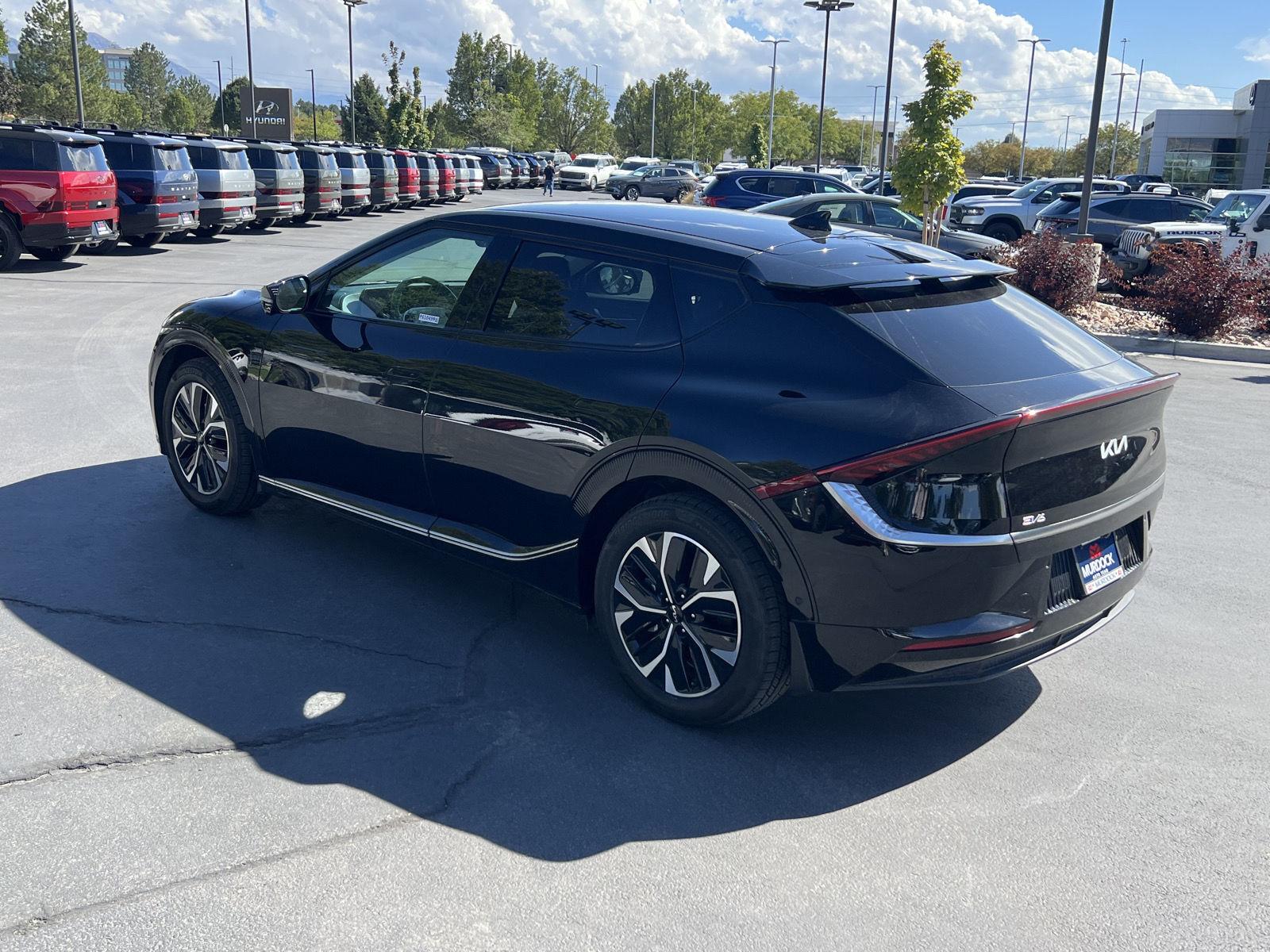 Used 2023 Aurora Black Pearl Kia Wind image 19
