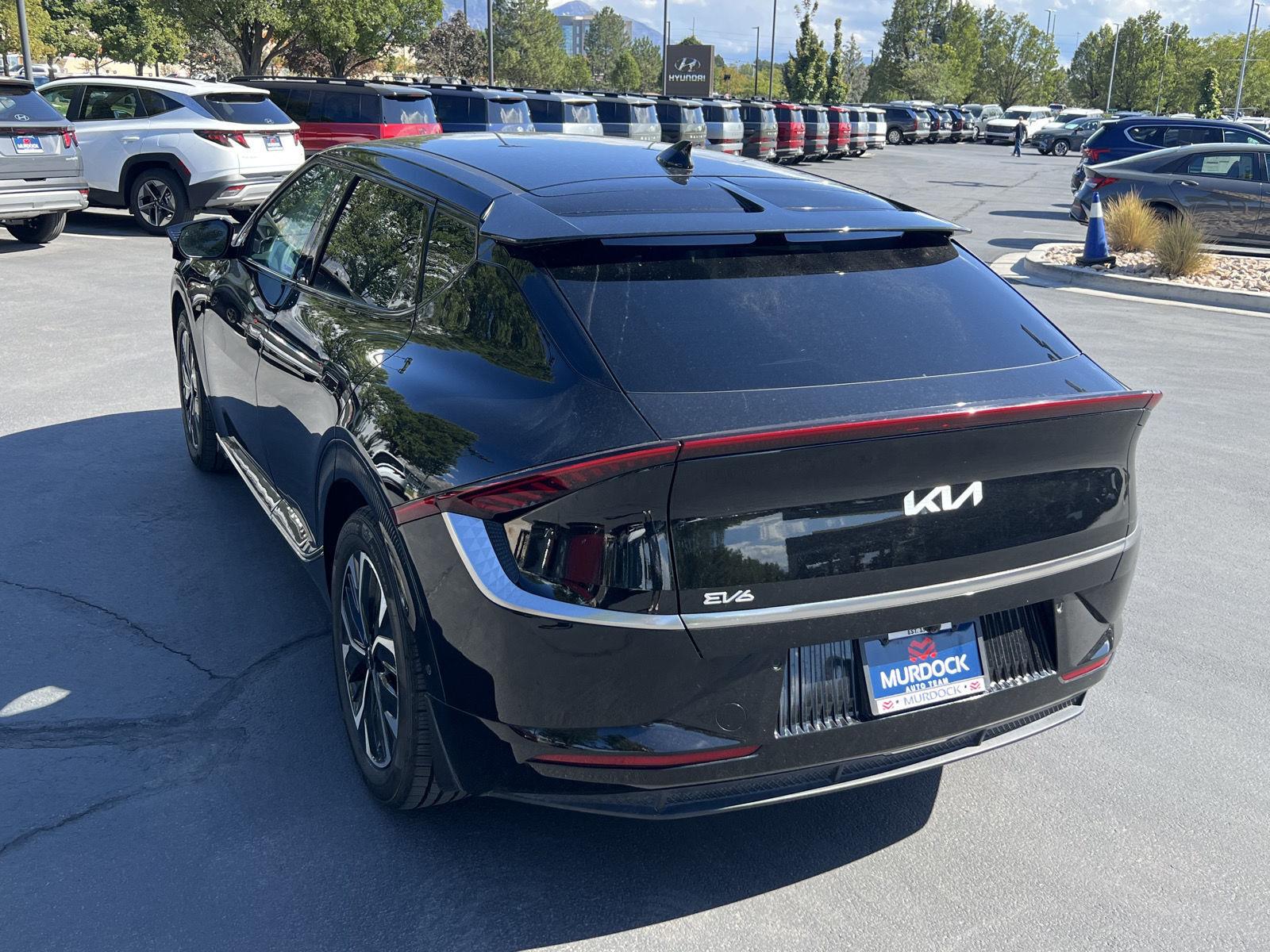 Used 2023 Aurora Black Pearl Kia Wind image 20