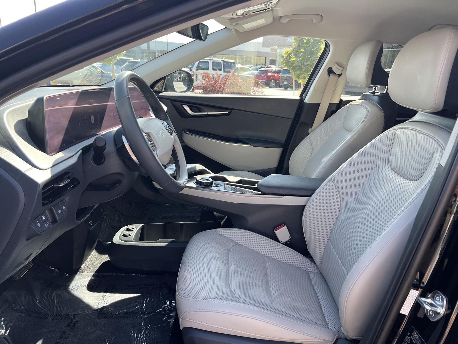 Used 2023 Aurora Black Pearl Kia Wind image 26