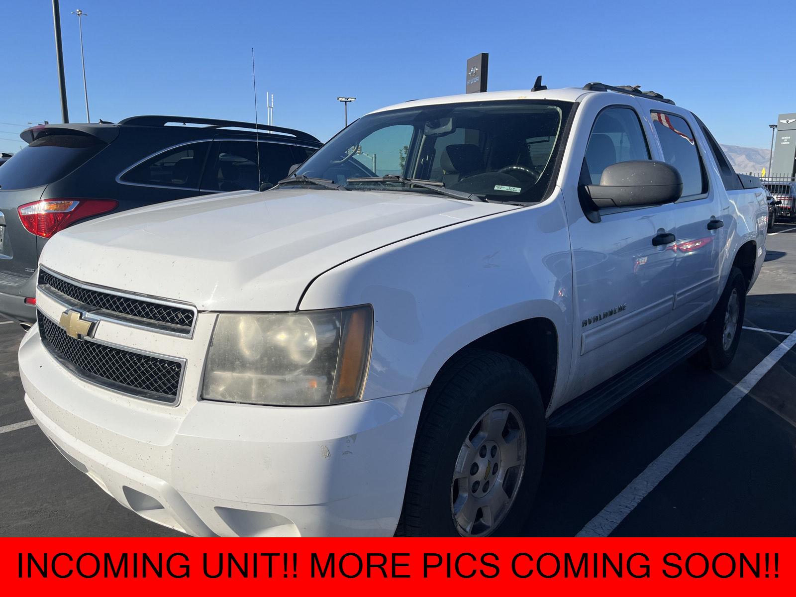 Summit White 2011 Chevrolet Avalanche Pickup Truck Four-Wheel Drive Automatic