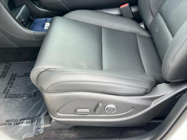 New 2026 Creamy White Pearl Hyundai SEL 8P image 68