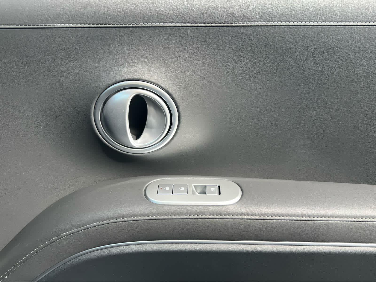 New 2026 Creamy White Pearl Hyundai SEL 8P image 19