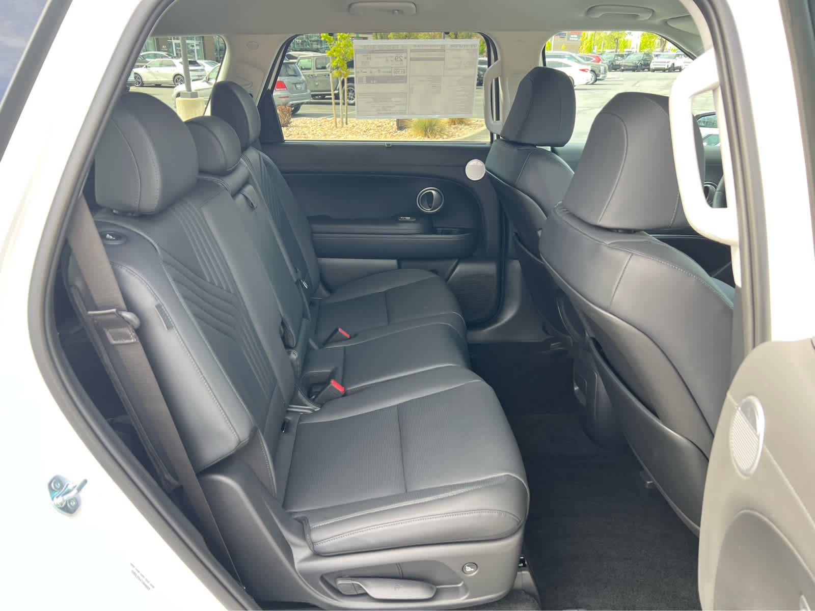 New 2026 Creamy White Pearl Hyundai SEL 8P image 25