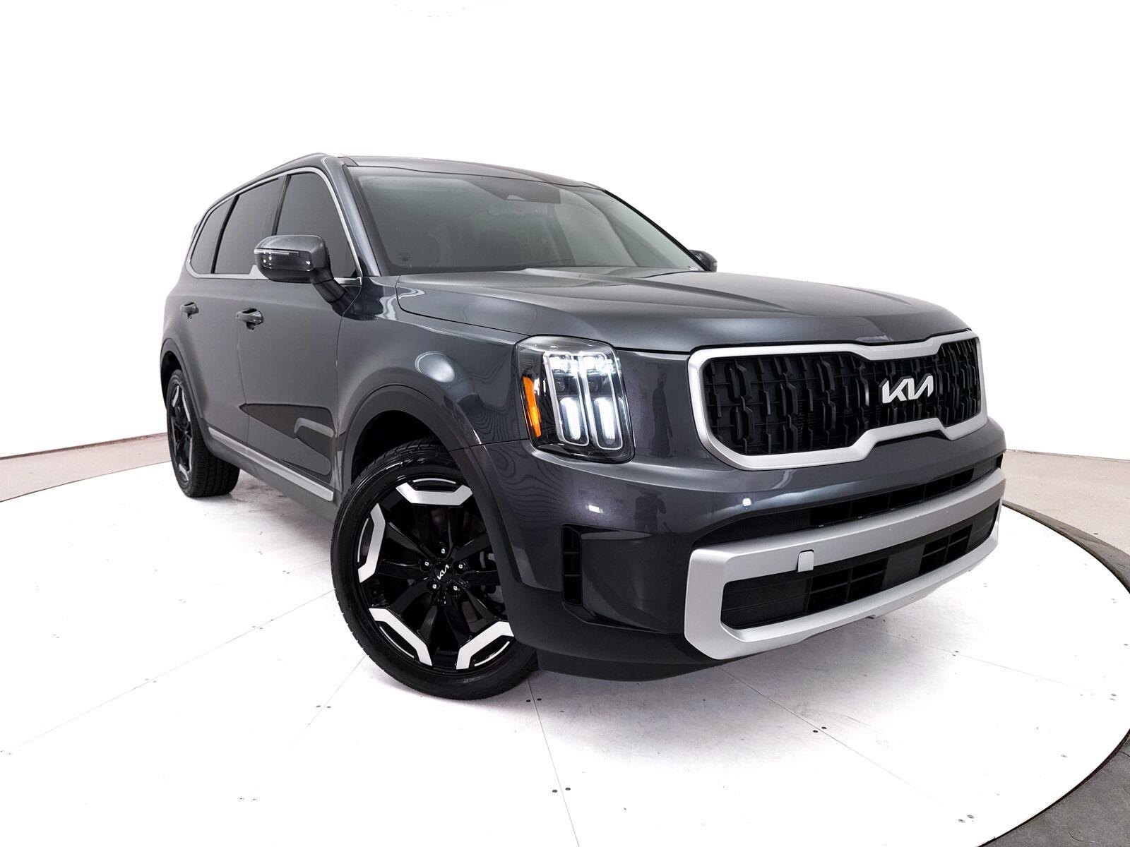 Gravity Gray 2023 Kia Telluride SUV / Crossover Front-Wheel Drive Automatic