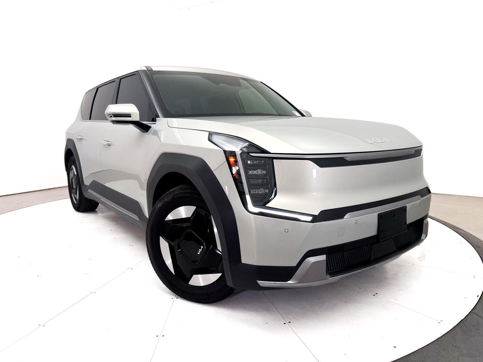 White (Ivory Silver Gloss) 2024 Kia EV9 SUV / Crossover Rear-Wheel Drive Automatic