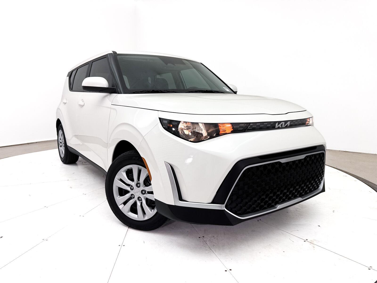 Snow White Pearl 2025 Kia Soul SUV / Crossover Front-Wheel Drive