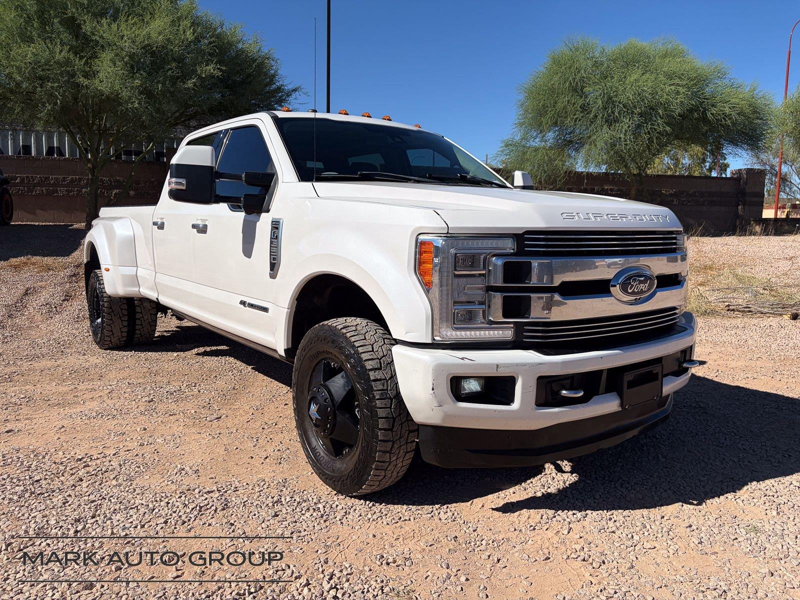 White Platinum Clearcoat Metallic 2018 Ford F-350 Super Duty Pickup Truck Four-Wheel Drive 6-Speed Automatic
