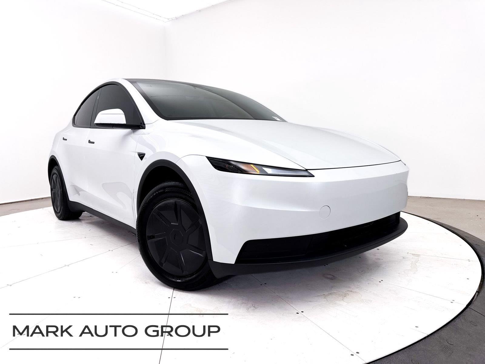 Pearl White Multi-Coat 2026 Tesla Model Y SUV / Crossover Rear-Wheel Drive Automatic