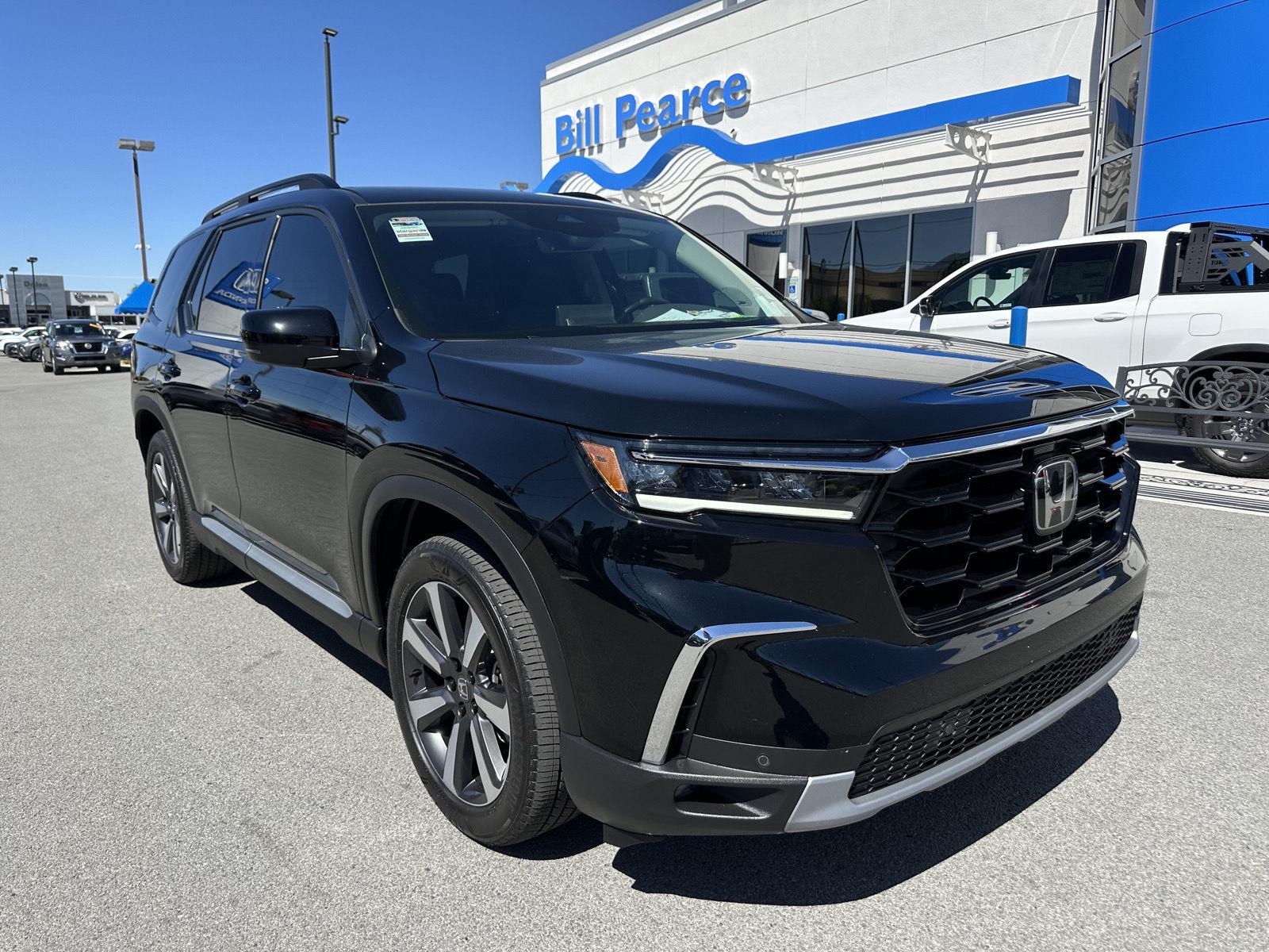 2025 Honda Pilot Touring AWD's photo