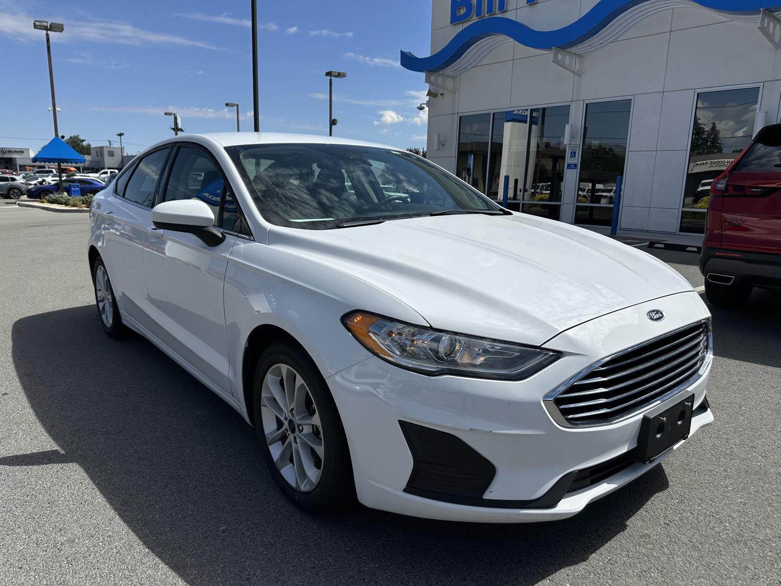 2020 Ford Fusion SE's photo