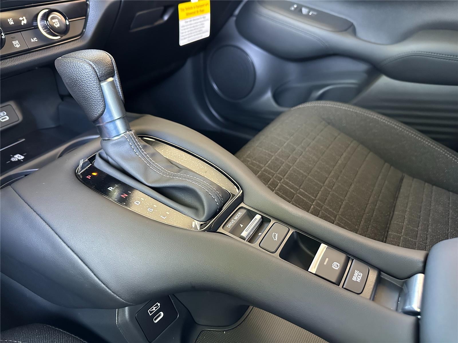 2026 Honda HR-V LX - Photo 24