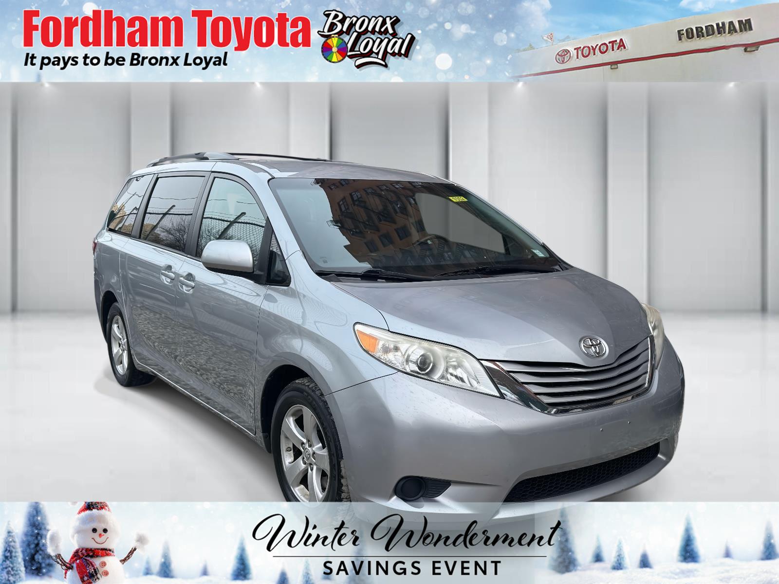 2017 Toyota Sienna LE 7-Passenger Auto Access Seat FWD