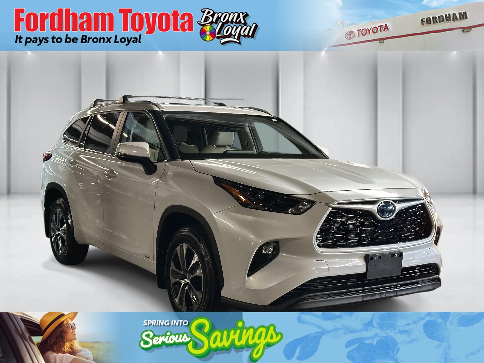 White (Wind Chill Pearl) 2023 Toyota Highlander Hybrid XLE AWD SUV / Crossover All-Wheel Drive Continuously Variable Transmission