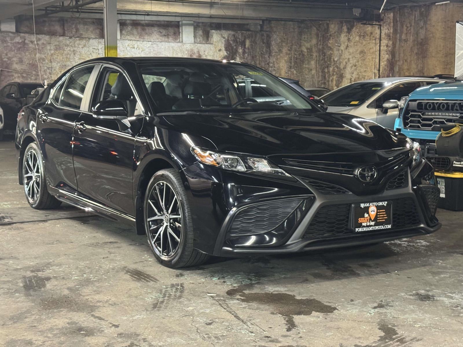 Midnight Black Metallic 2024 Toyota Camry Sedan Front-Wheel Drive Automatic