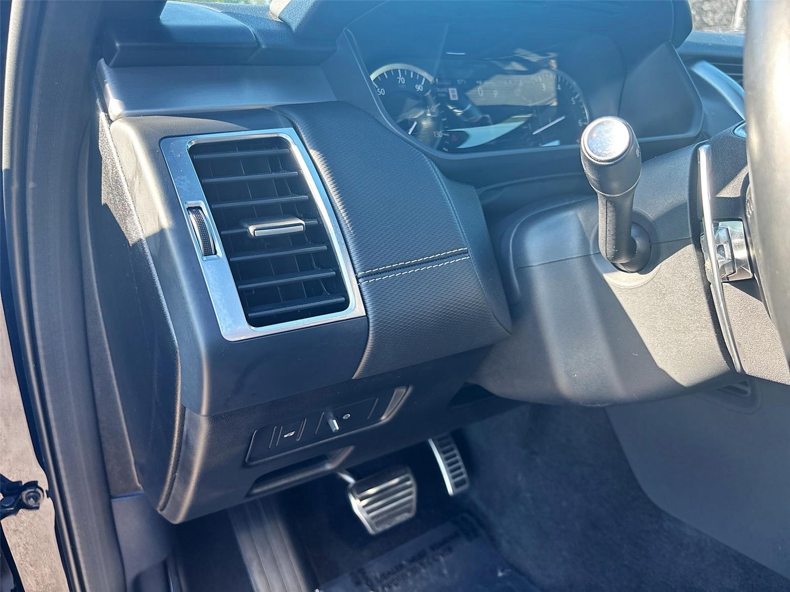 2023 Land Rover Discovery S R-Dynamic