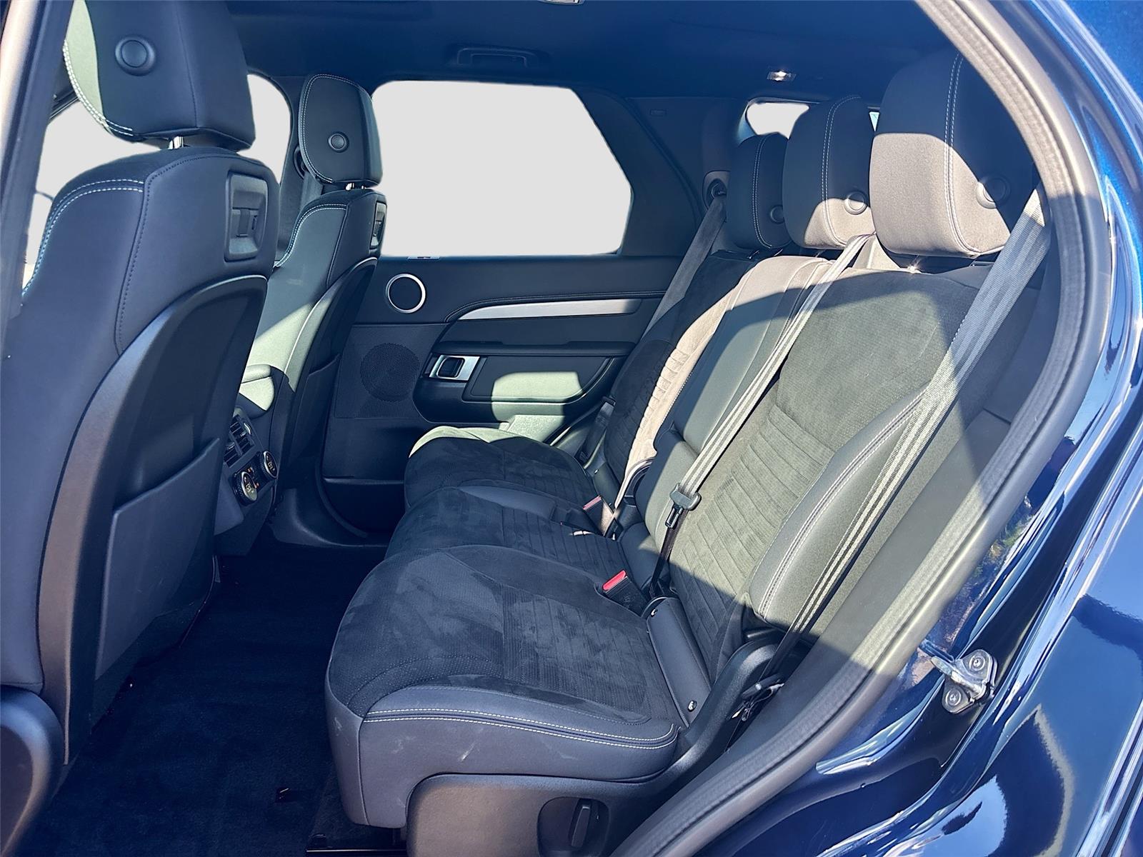 2023 Land Rover Discovery S R-Dynamic