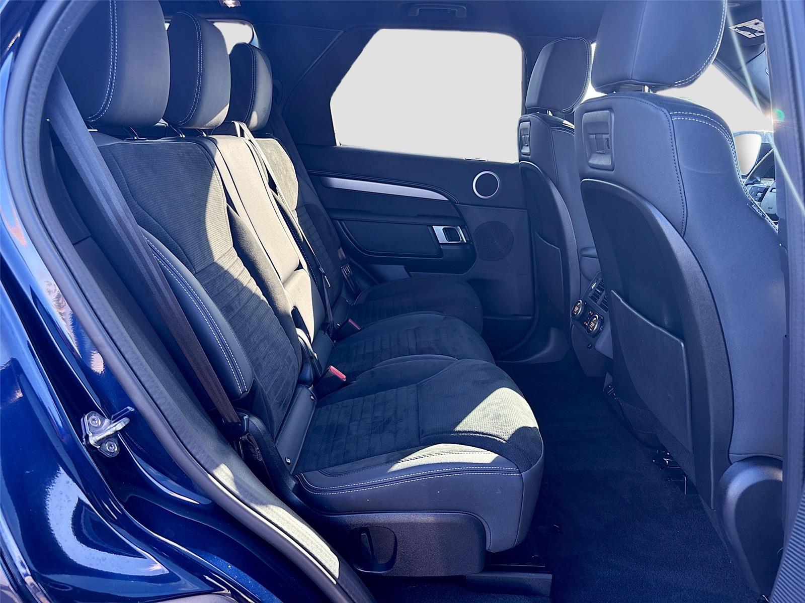 2023 Land Rover Discovery S R-Dynamic