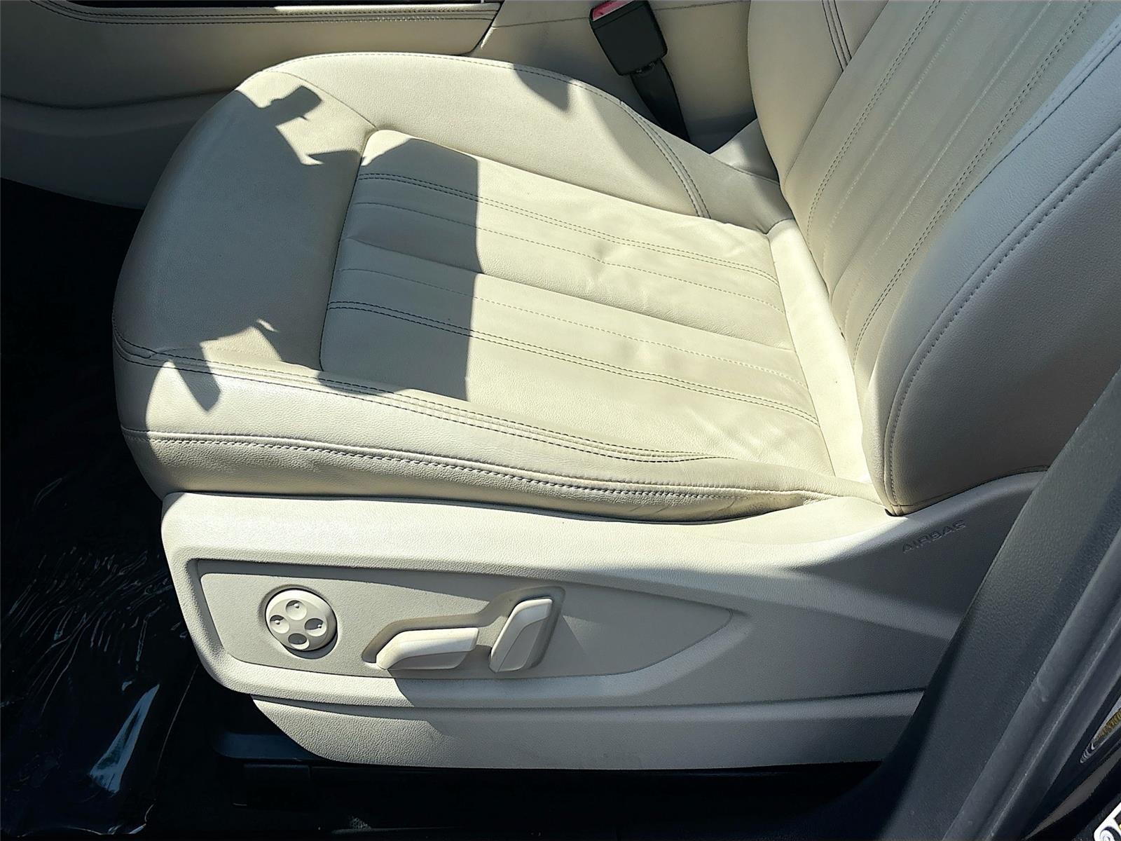 2022 Audi Q5 S line Premium Plus