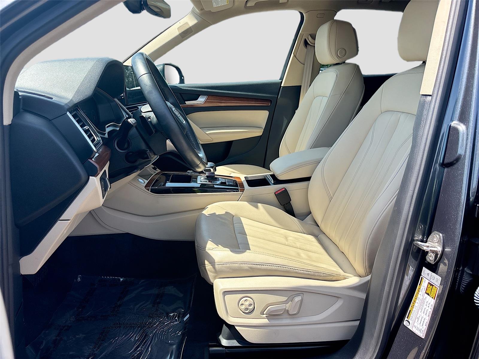 2022 Audi Q5 S line Premium Plus