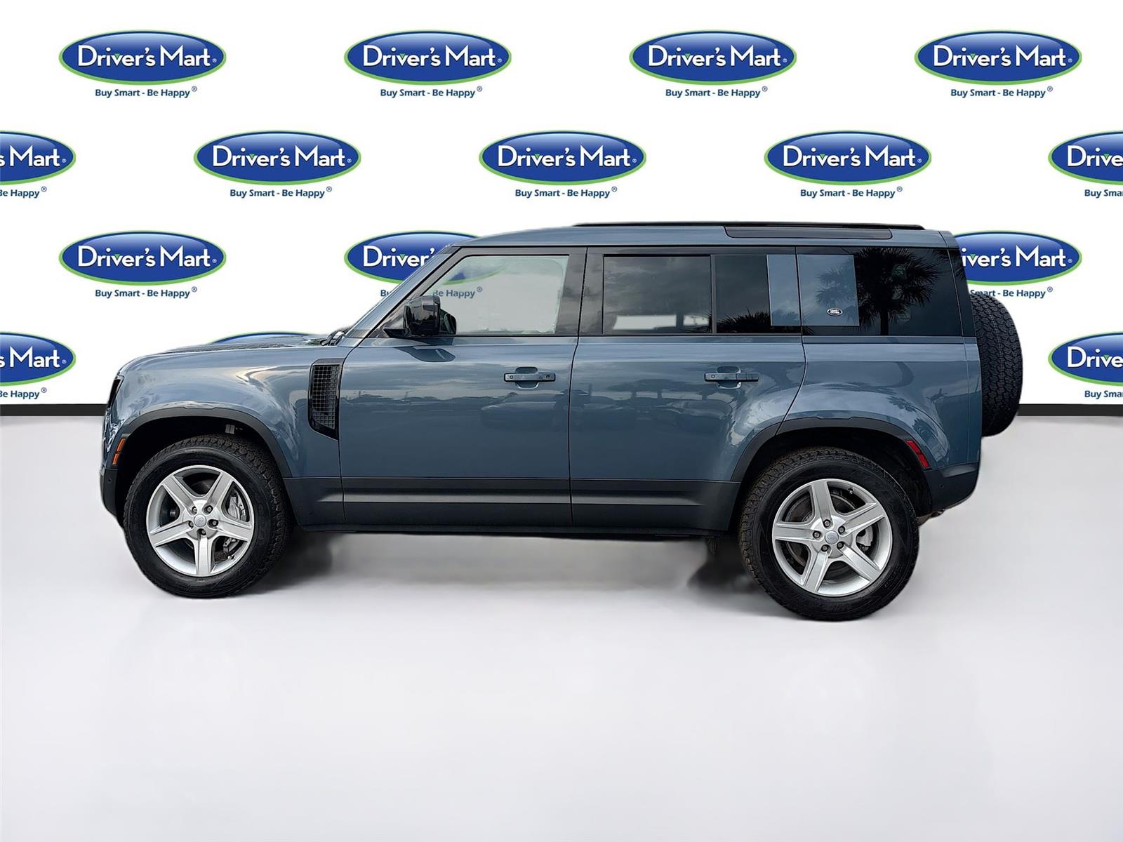 2022 Land Rover Defender SE