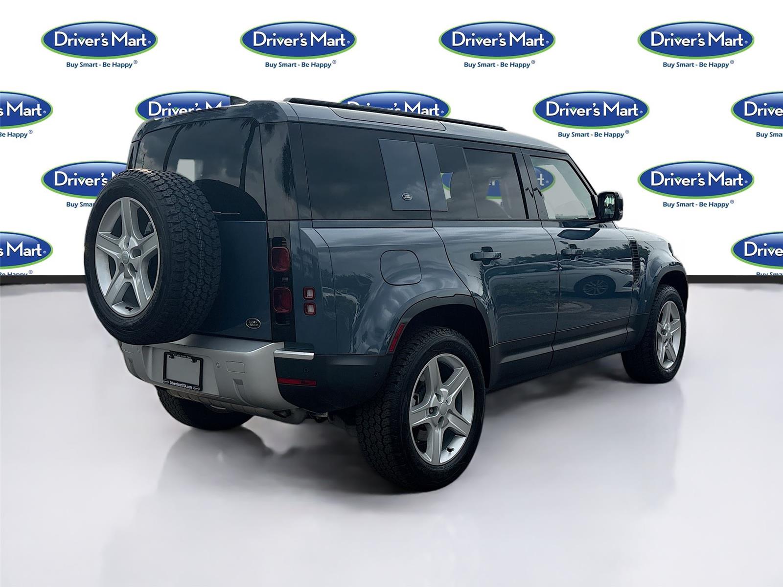 2022 Land Rover Defender SE