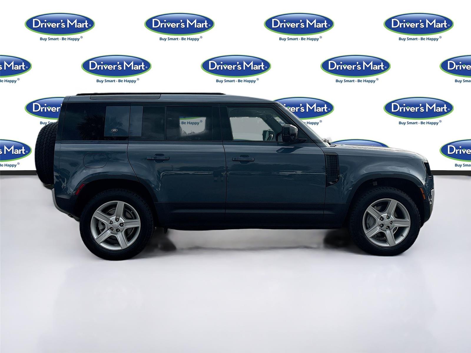 2022 Land Rover Defender SE