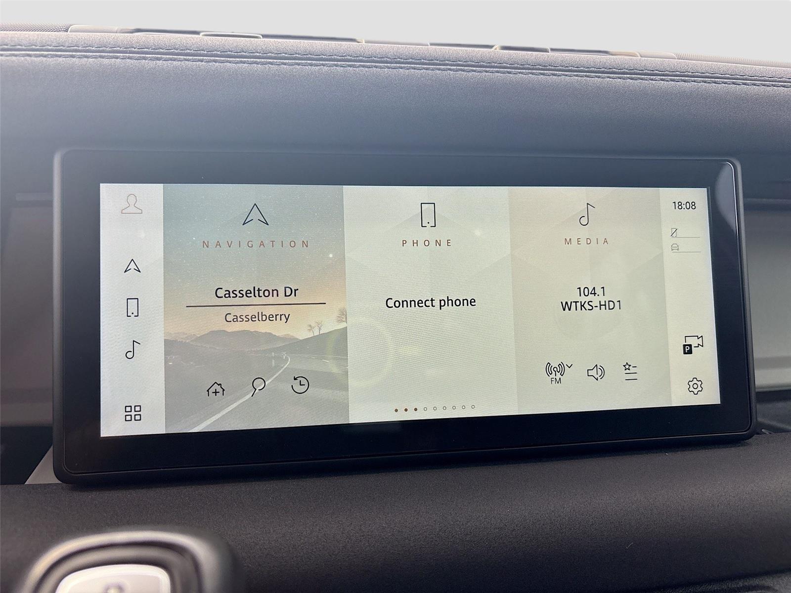2022 Land Rover Defender SE