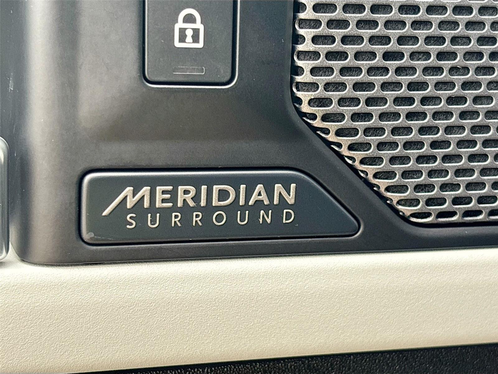 2022 Land Rover Defender SE